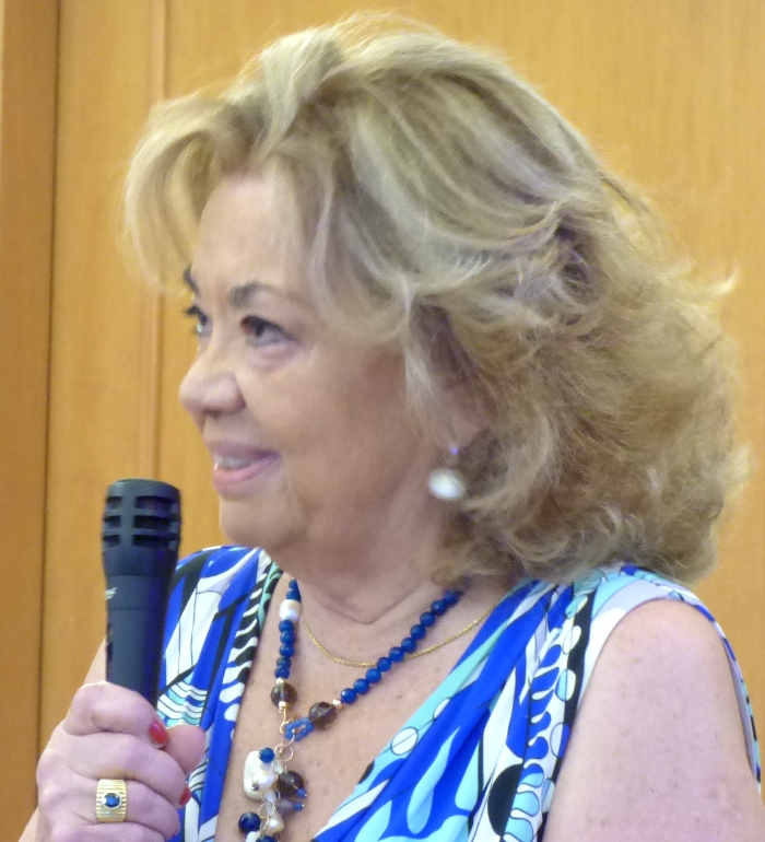 LA PROF.SSA LUCIA D'AMICO