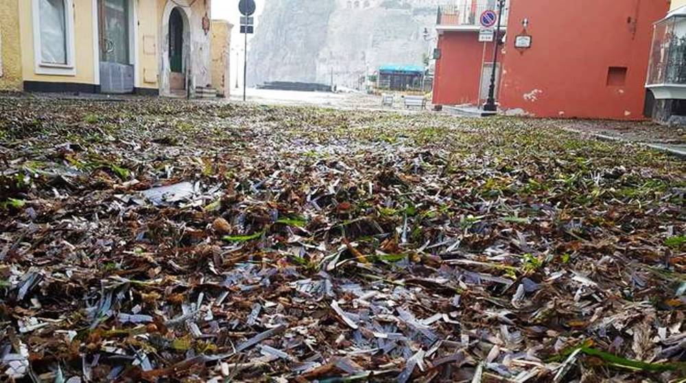 ISCHIA PONTE - QUELLO CHE RESTO' DOPO LA FORTE MAREGGIATA DEL 16 GENNAIO 2015